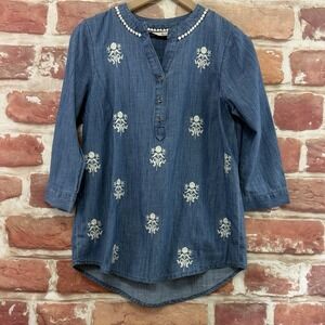 Tu Top Women's 8 Blue White Boho Floral  Embroidered Chambray Denim Casual Shirt